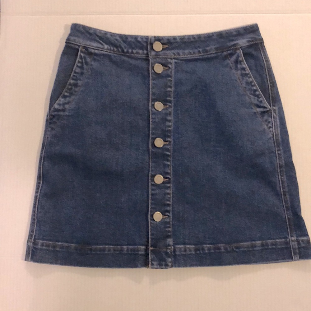 Loft NWOT button down denim skirt size 6